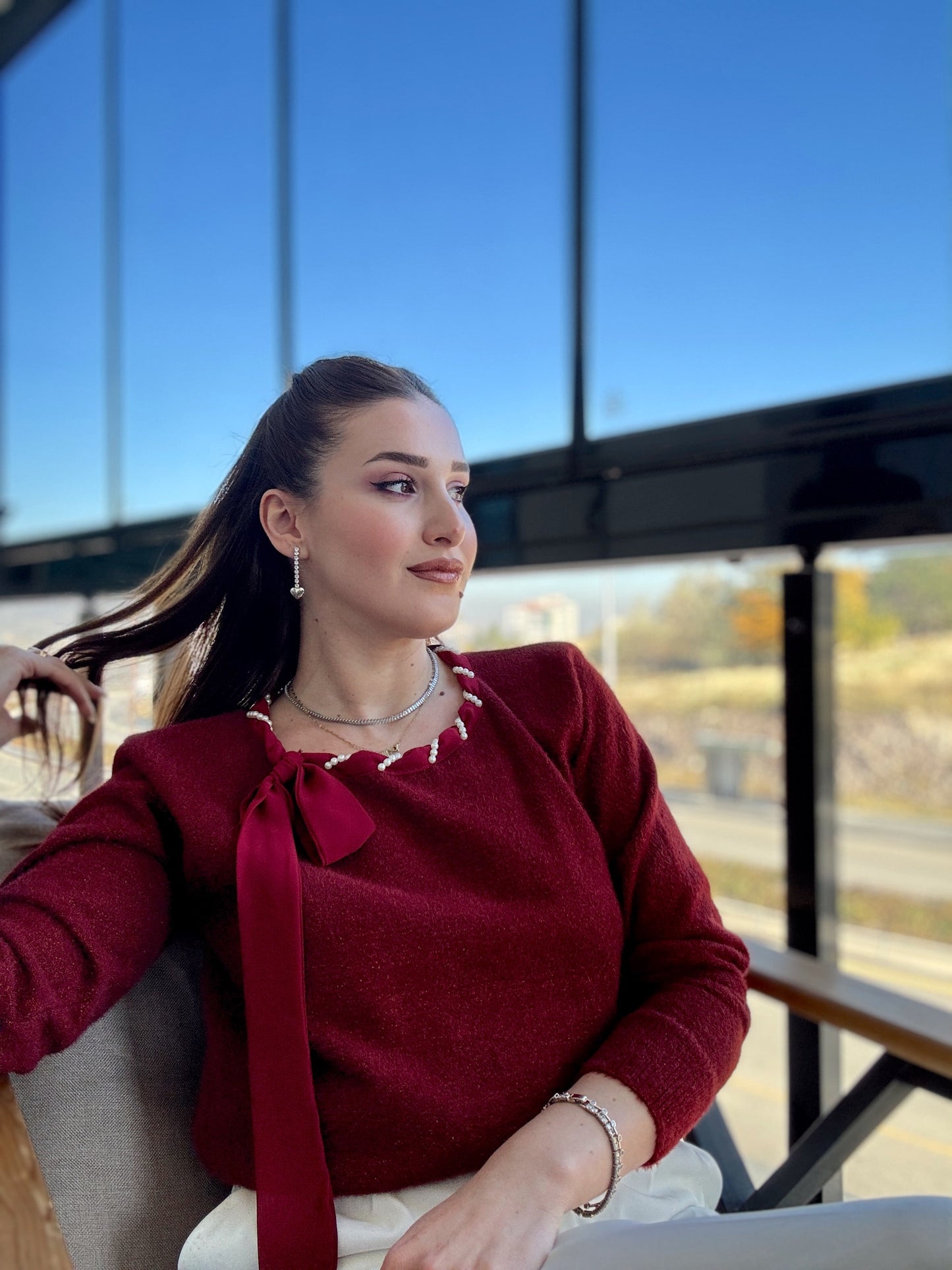 Yaka inci detaylı SİMLİ kazak BORDO