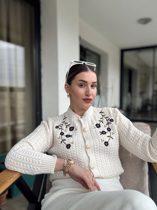 Çiçek Nakışlı Triko Hırka LATTE