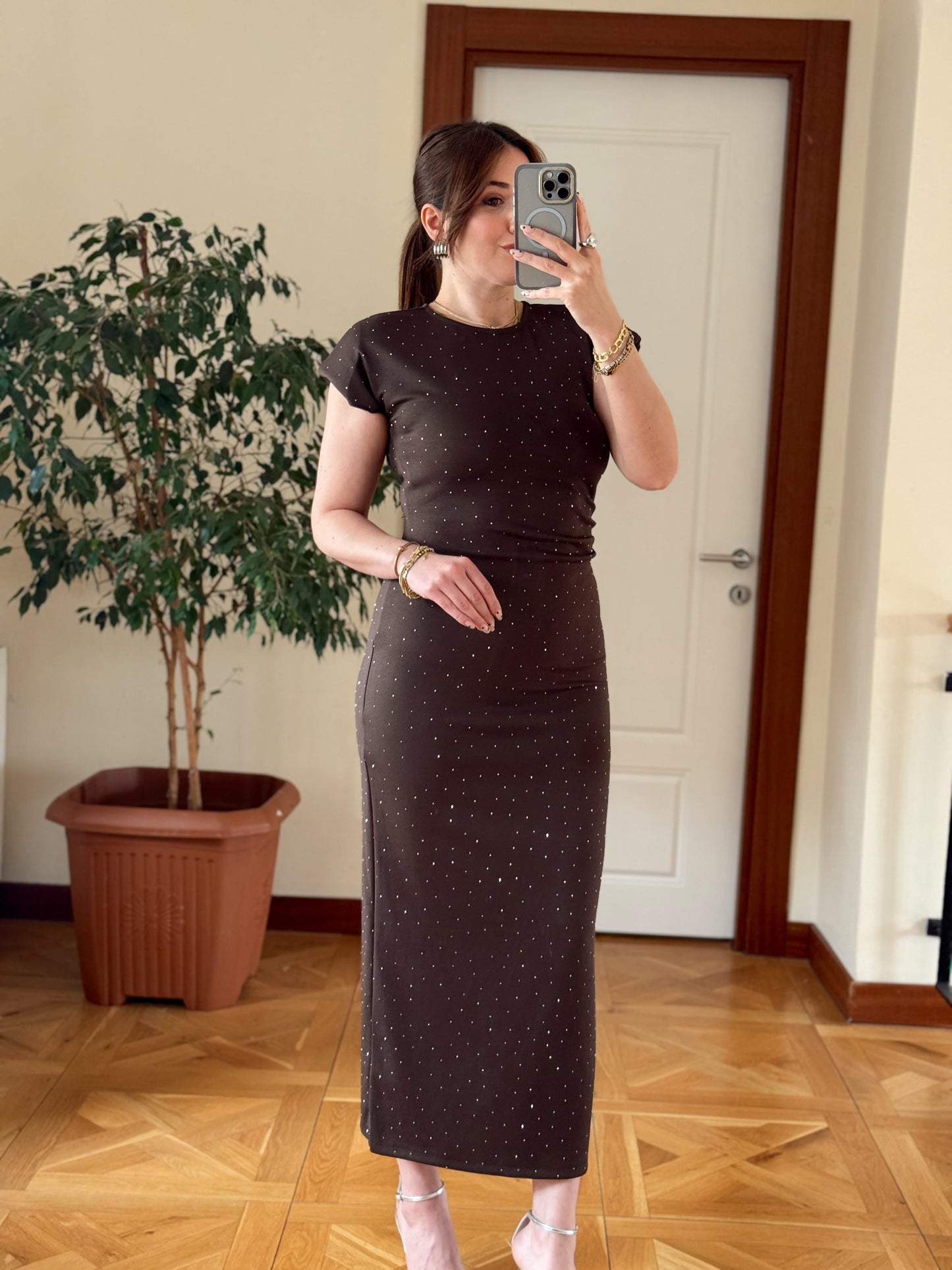 Vatkalı Taşlı Kısa Kol Elbise-KAHVERENGİ