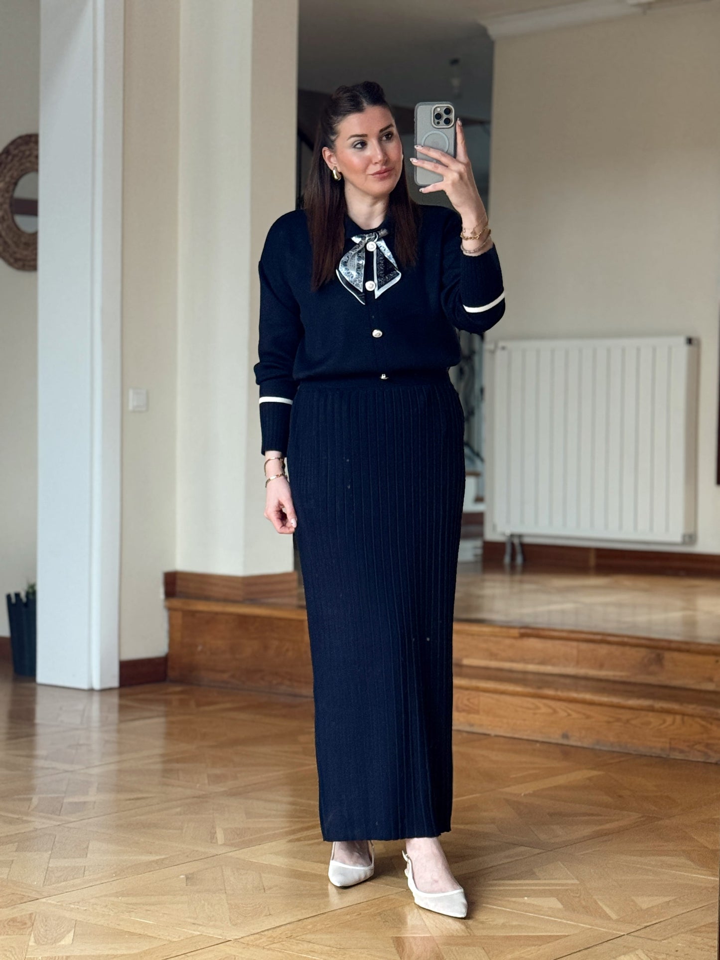 Fular detay aksesuarlı triko takım Lacivert