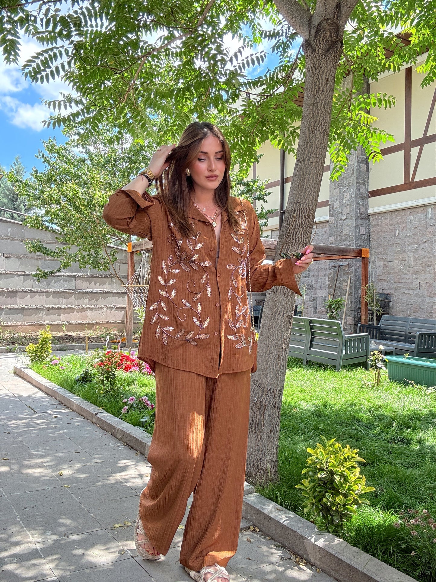 Pul İşlemeli Pantolonlu Takım Kahve