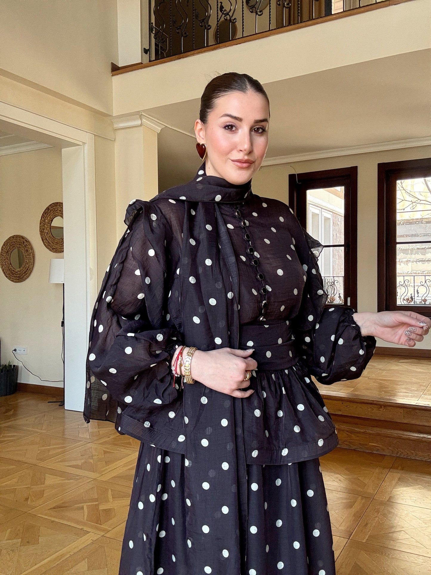 VAULA puantiye desen fularlı takım ACI KAHVE