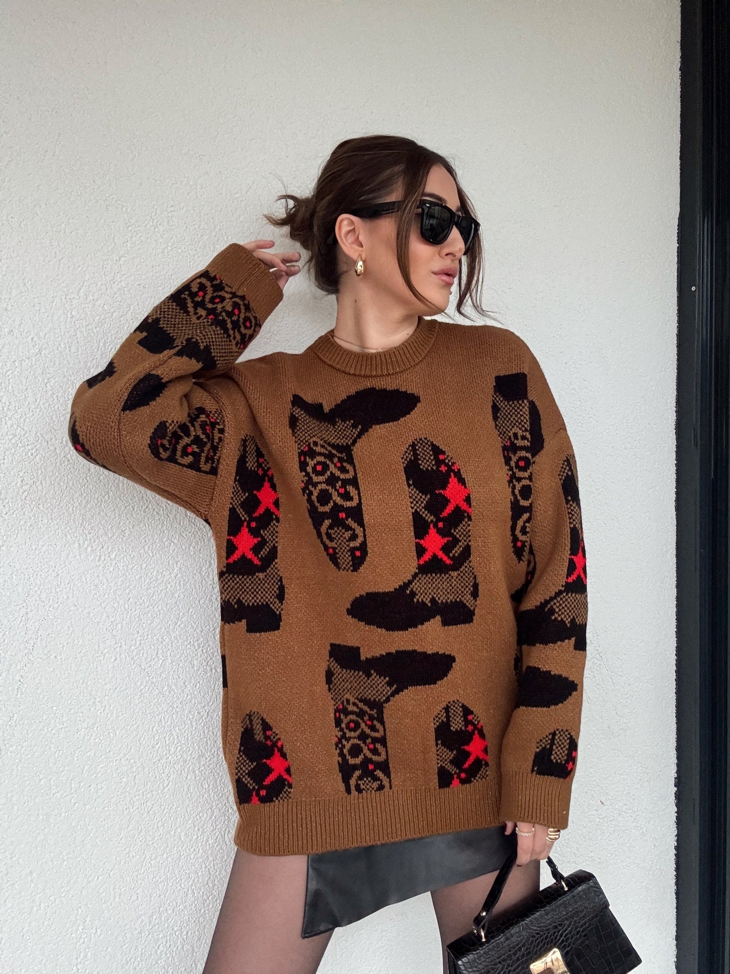 Çizme Desenli Kazak - KAHVERENGİ