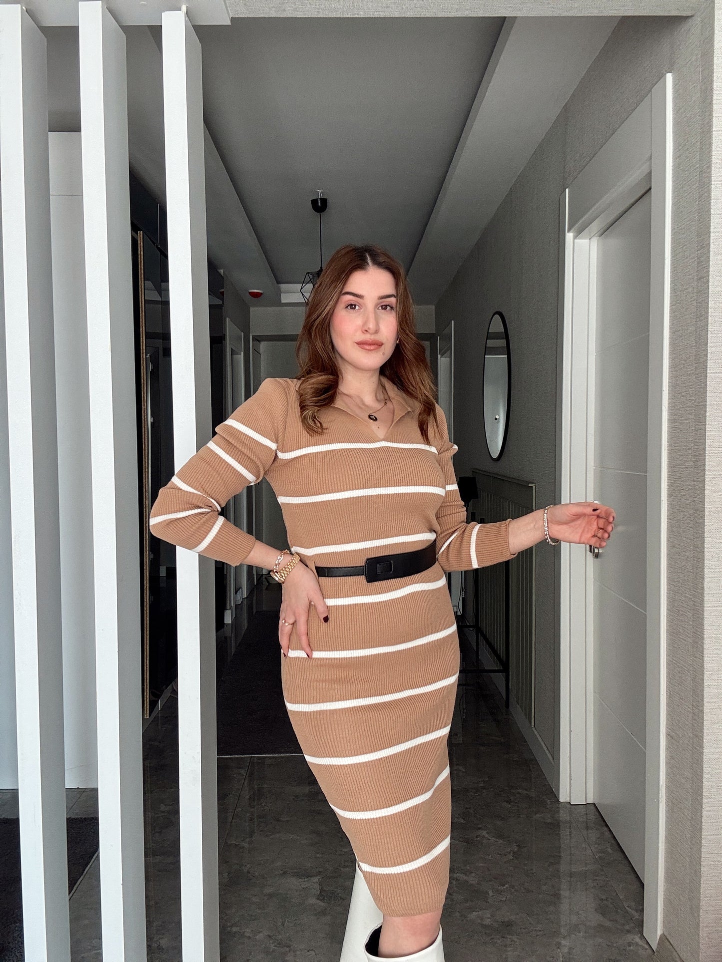 Polo Yaka Çizgili Kemerli Triko Elbise - CAMEL