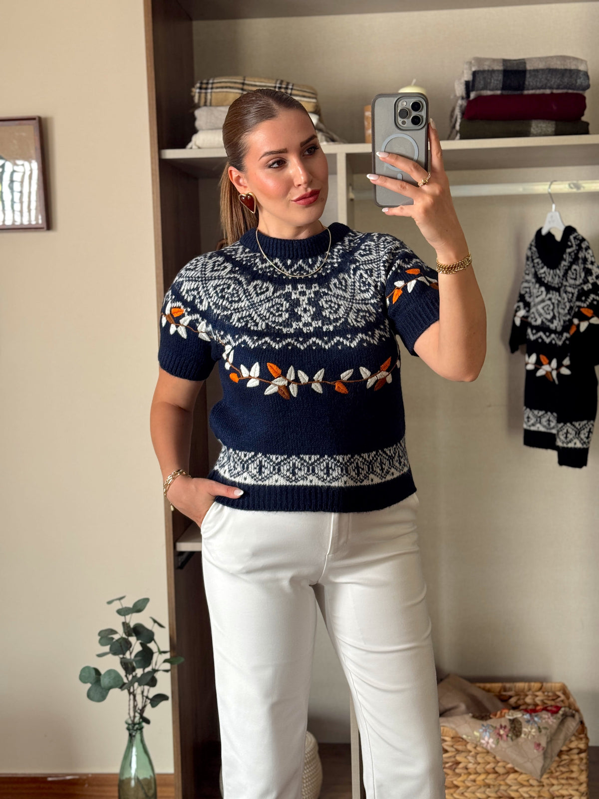 Yaprak nakışlı bluz Lacivert