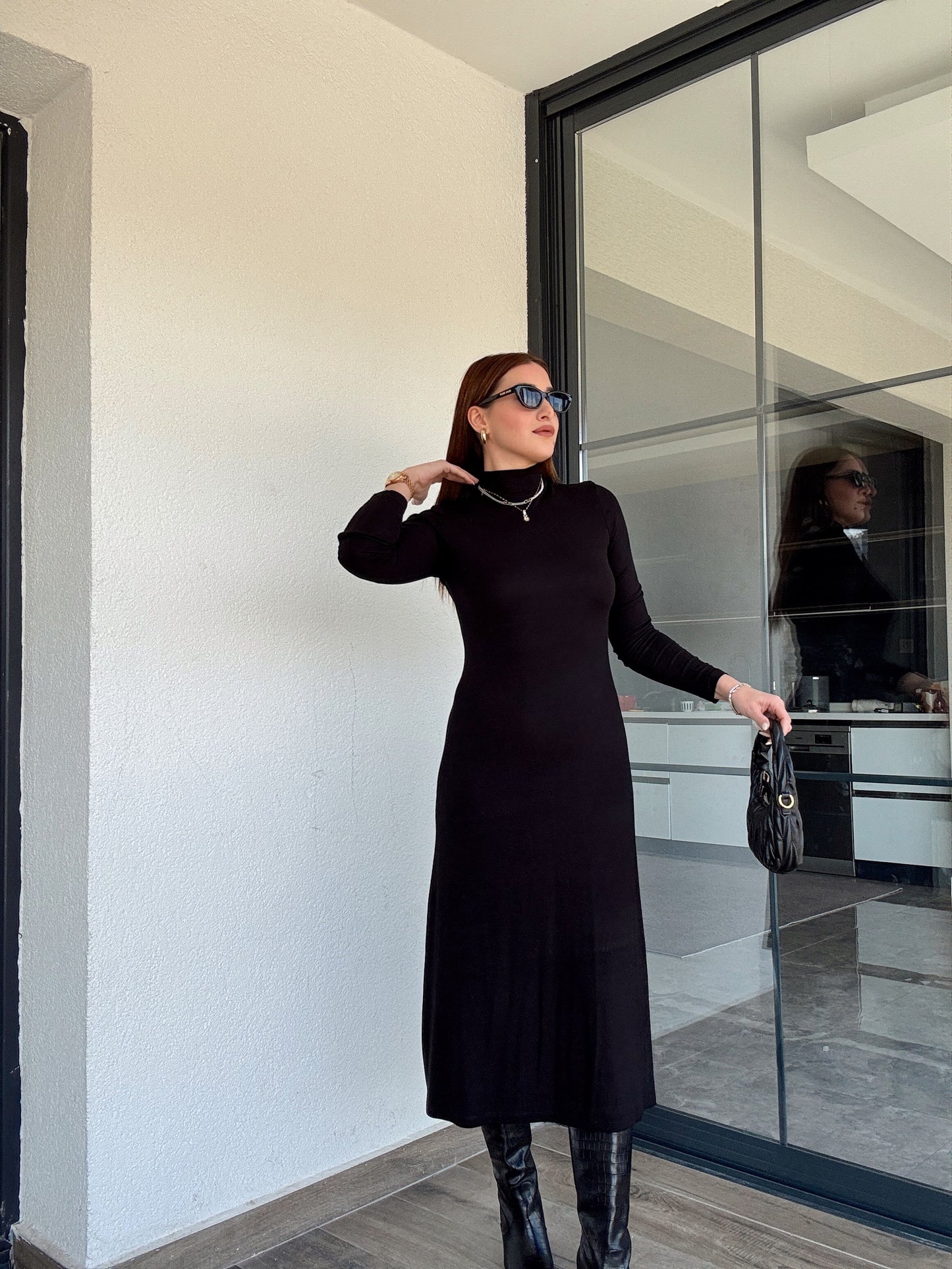 Dik yaka elbise-SİYAH