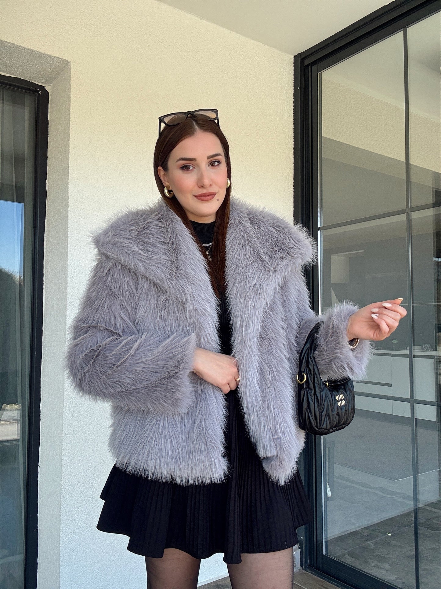 Geniş yaka astarlı kürklü mont-GRİ