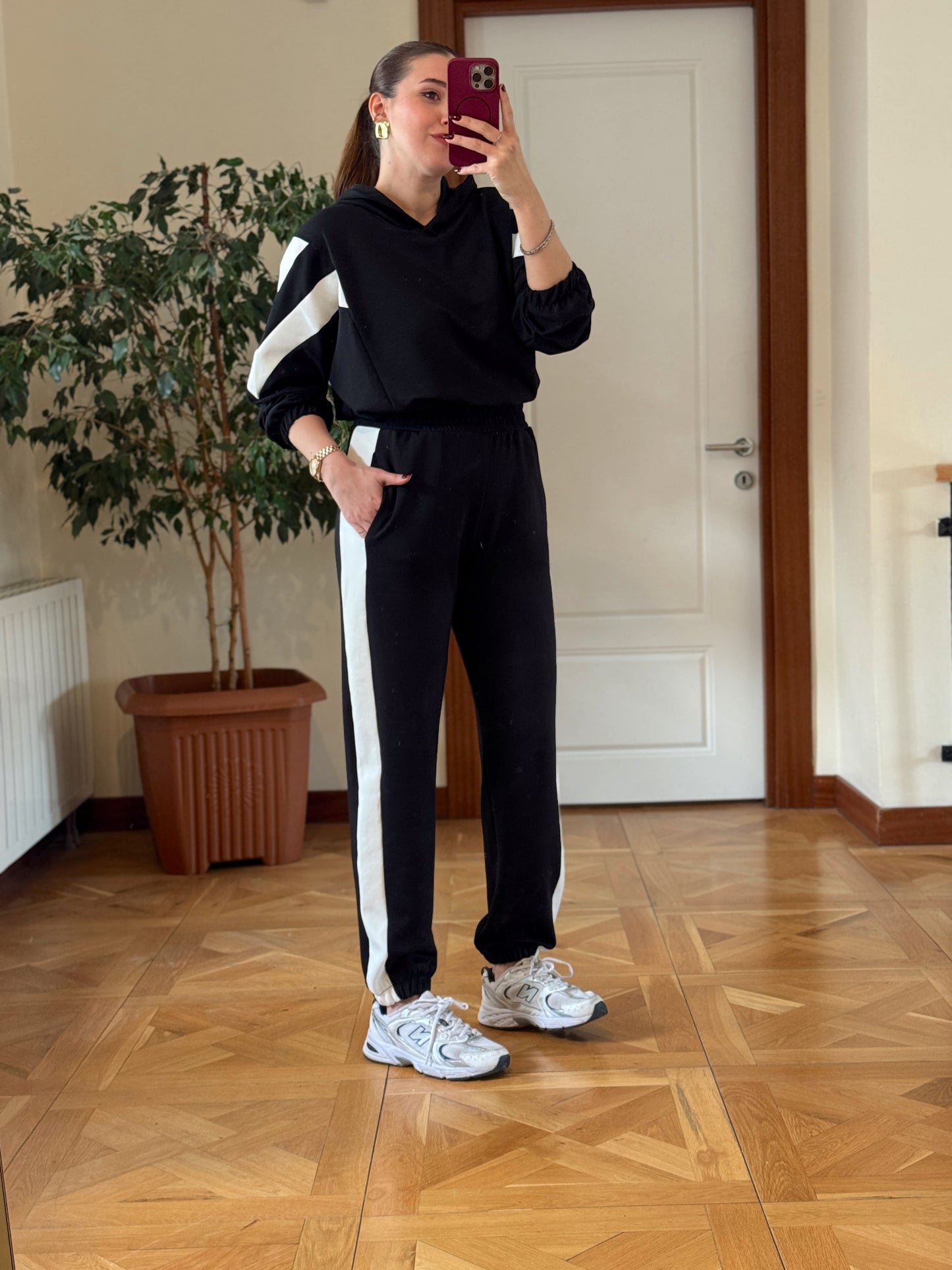 Modal Kapüşonlu Paça Lastikli Takım Siyah