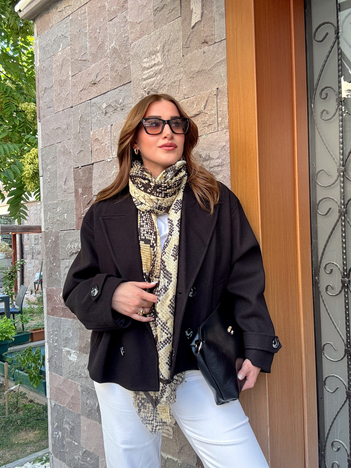 Kısa Kaşe Kolu Apoletli Mont Siyah