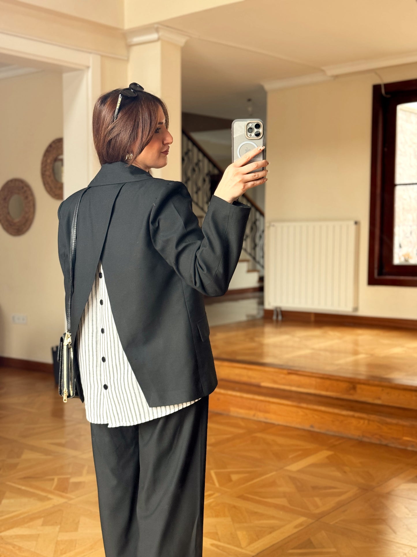 Arkası Düğme Detaylı Çizgili Takım-SİYAH