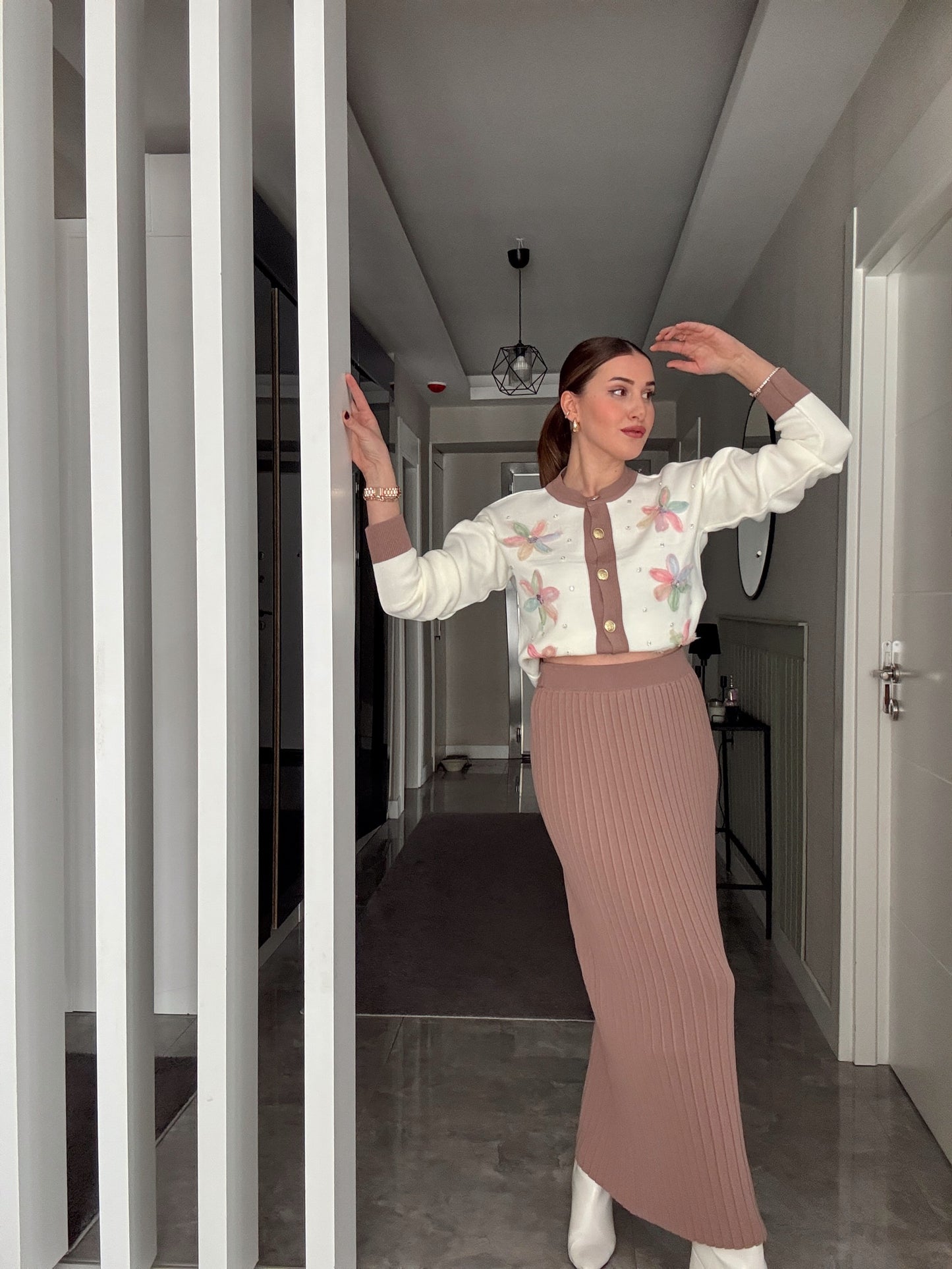 Çiçekli Düğmeli Takım - PUDRA