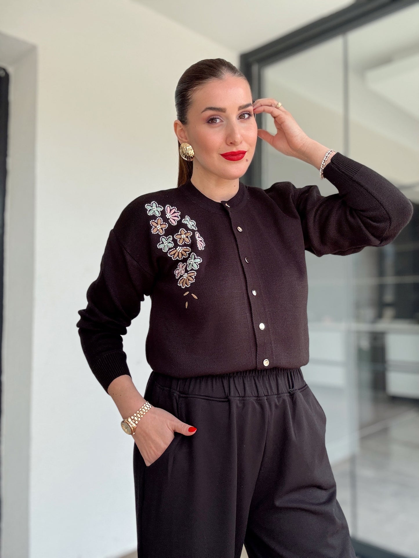 Papatya çiçekli hırka Siyah