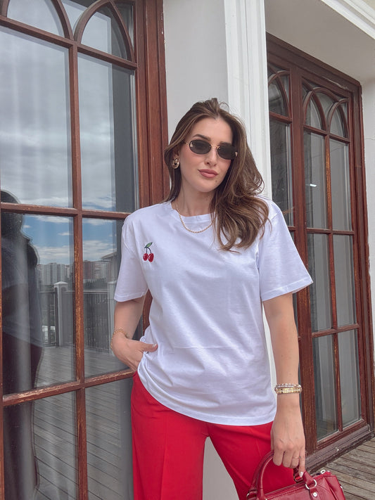 Kiraz nakış detaylı tişört BEYAZ