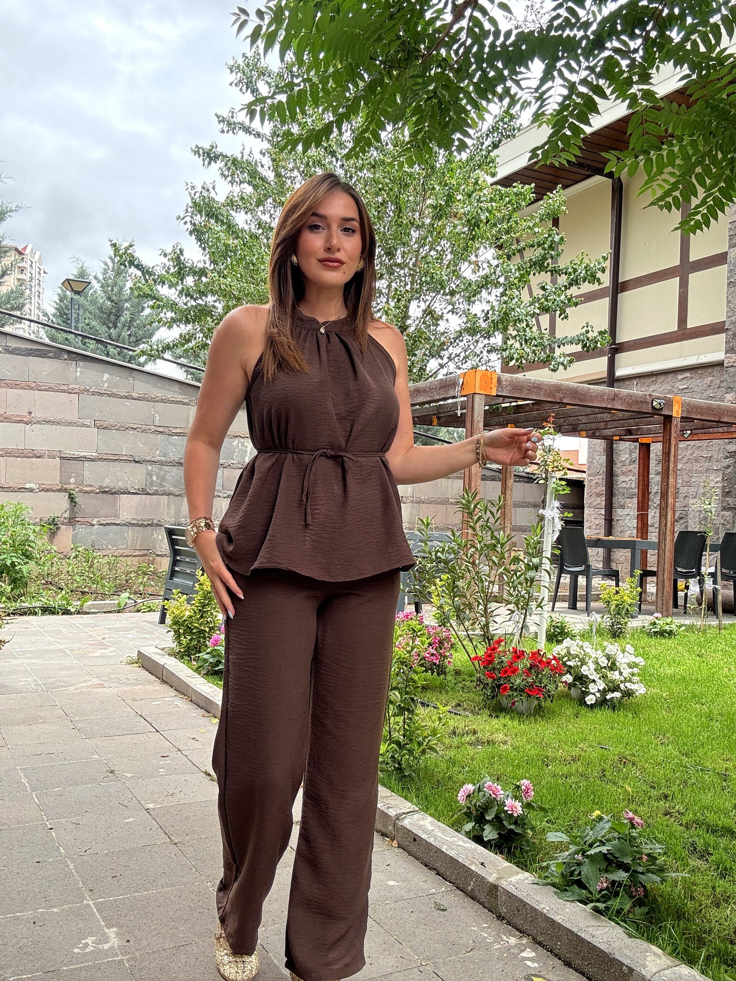 Boyun detaylı keten takım Kahve
