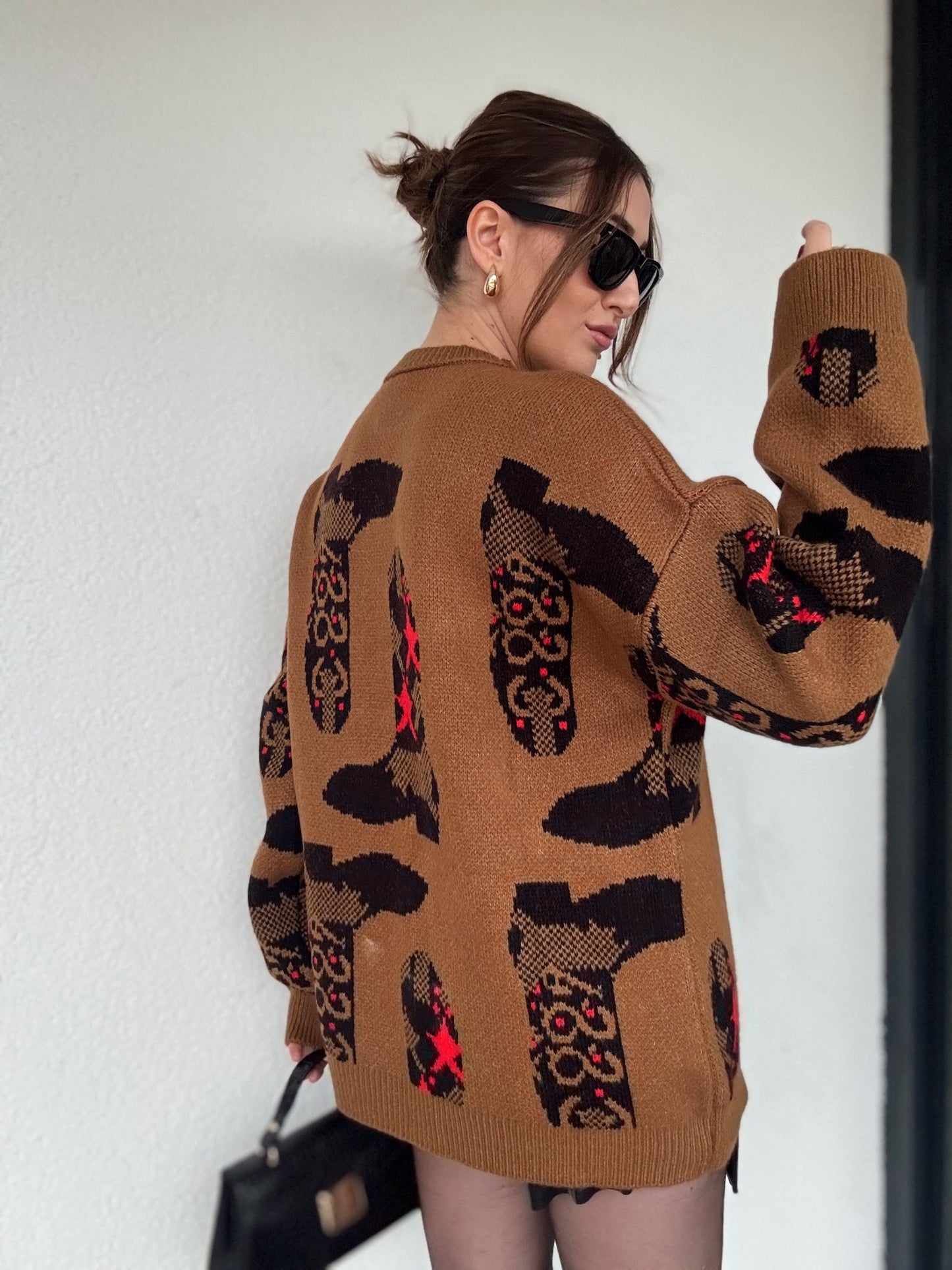 Çizme Desenli Kazak - KAHVERENGİ