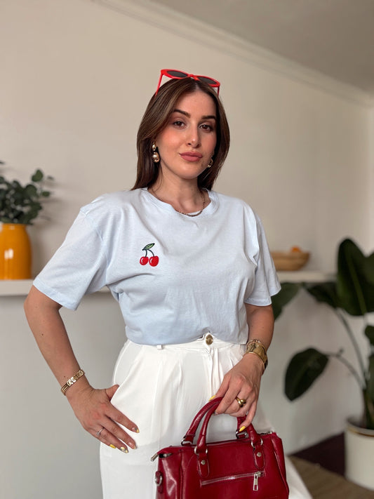 Kiraz nakış detaylı tişört BEBE MAVİ