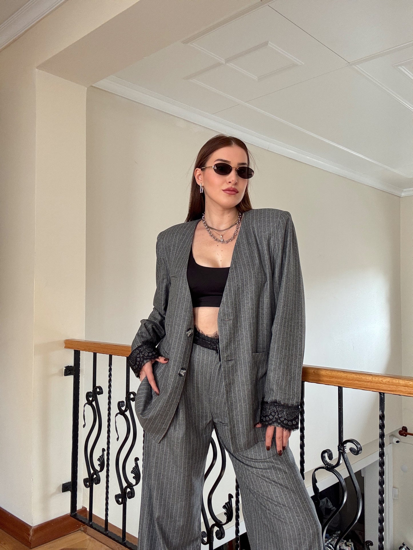 Dantel detaylı çizgili premium takım GRİ