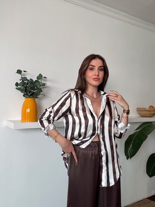 Kolu apoletli saten gömlek KAHVERENGİ