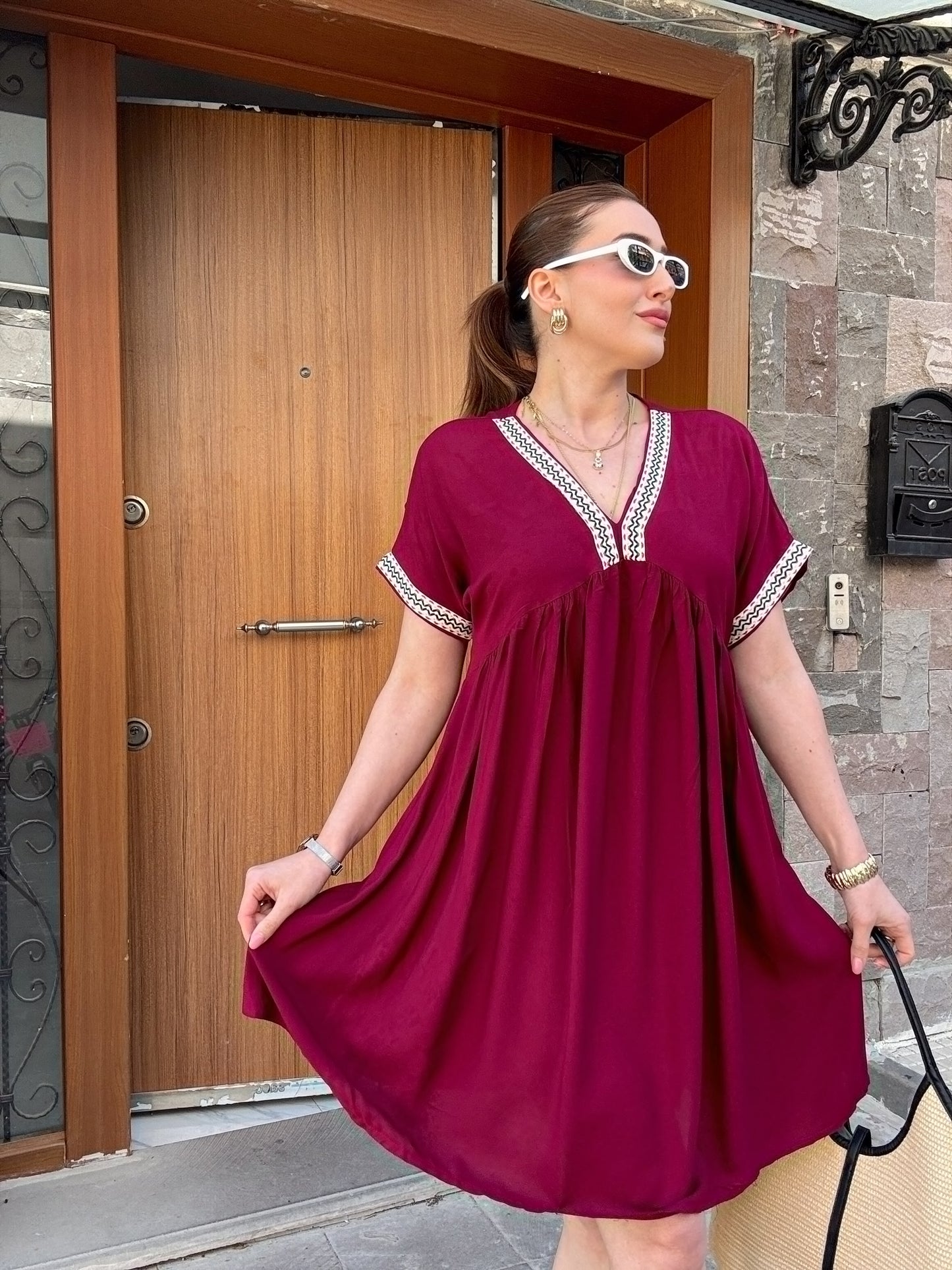 Yaka nakış işlemeli romantik elbise MÜRDÜM