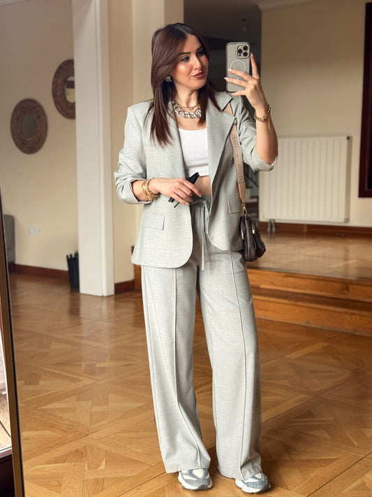 Arkası Düğme Detaylı Çizgili Takım-GRİ