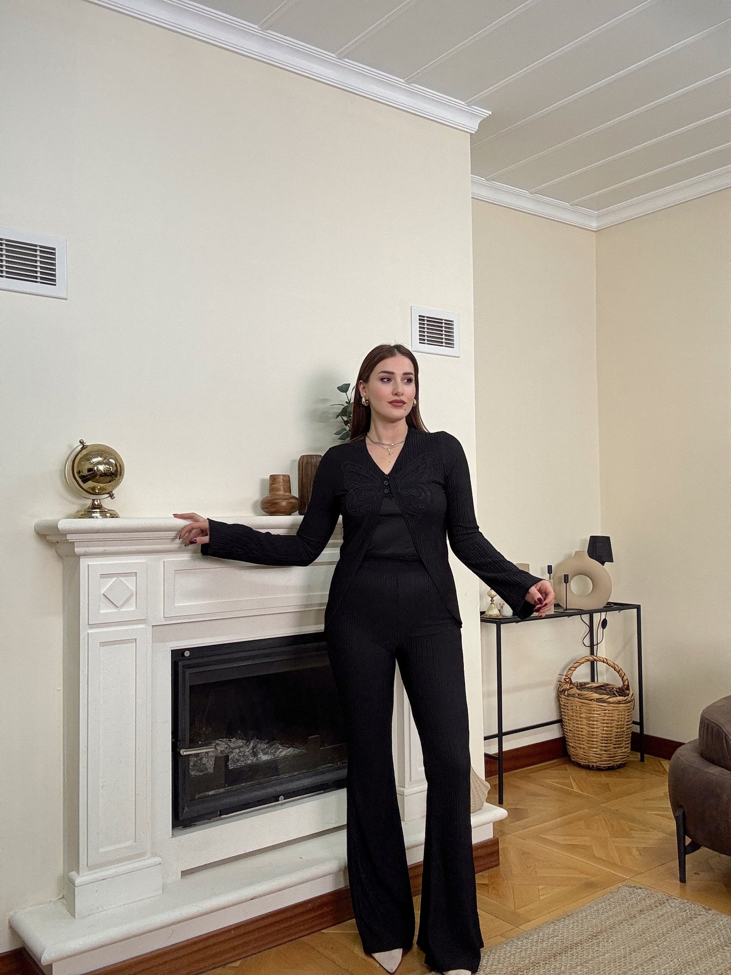 Kelebek dantel detaylı üçlü takım-SİYAH