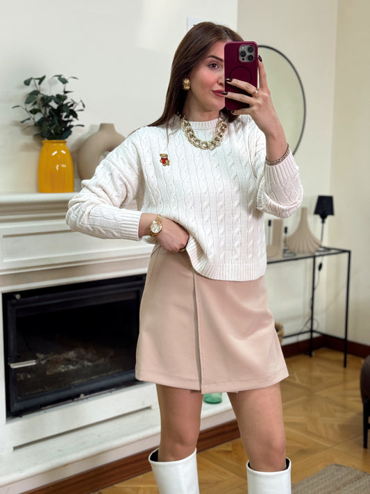 Saç örgü küçük ayıcık işlemeli kazak-LATTE