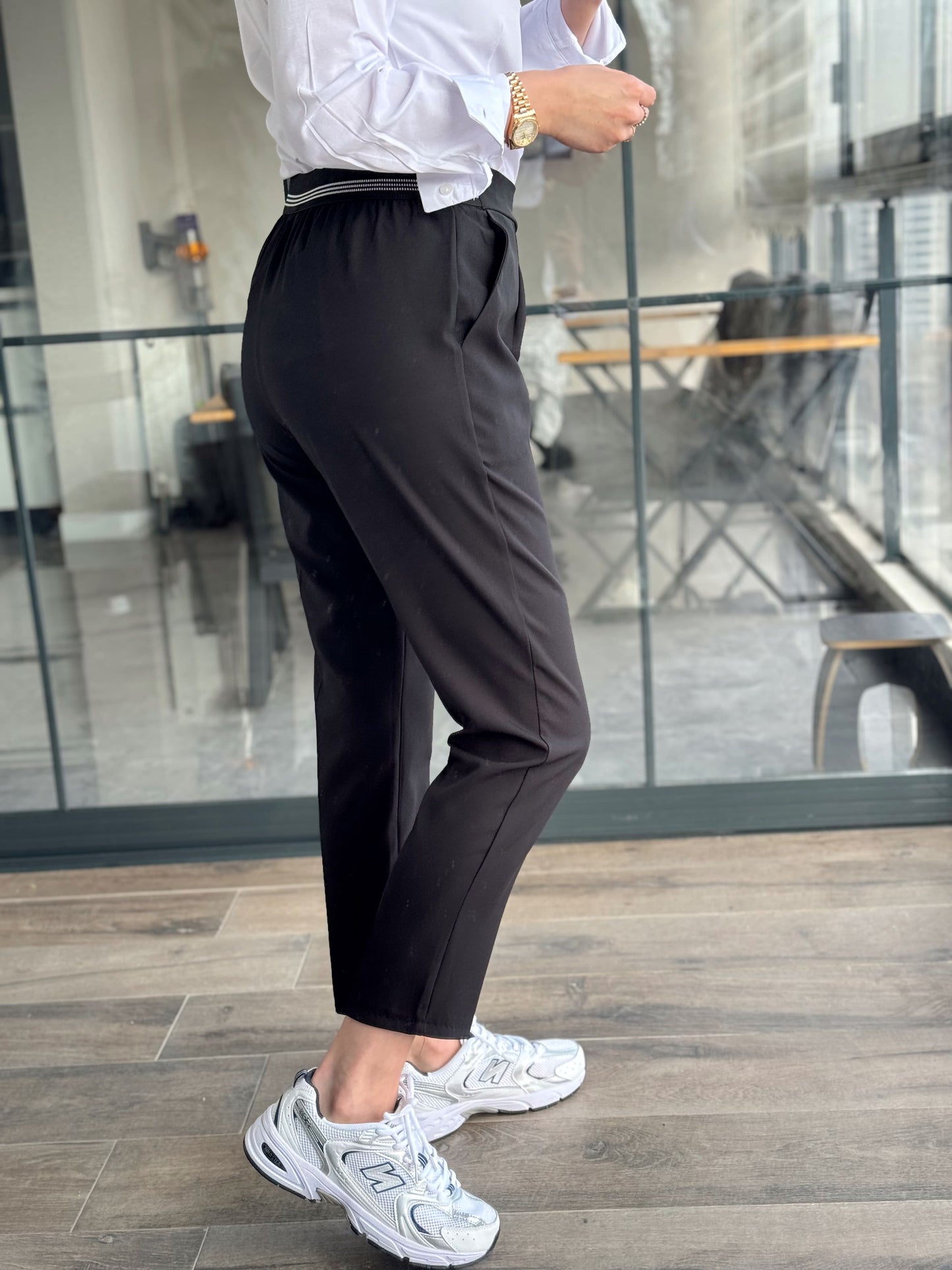 Önü Pileli Bel Çizgi Lastikli Pantolon - SİYAH