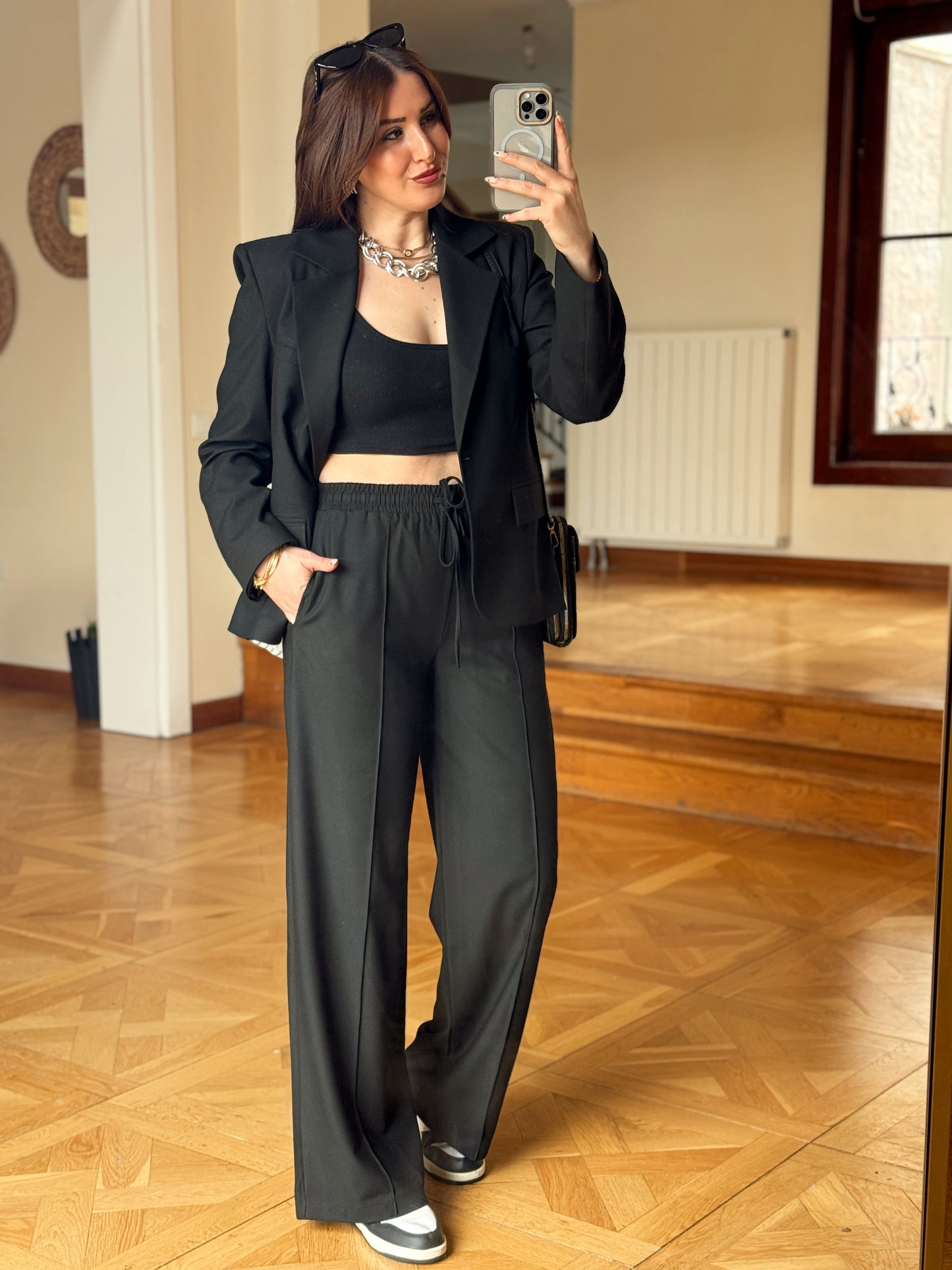 Arkası Düğme Detaylı Çizgili Takım-SİYAH