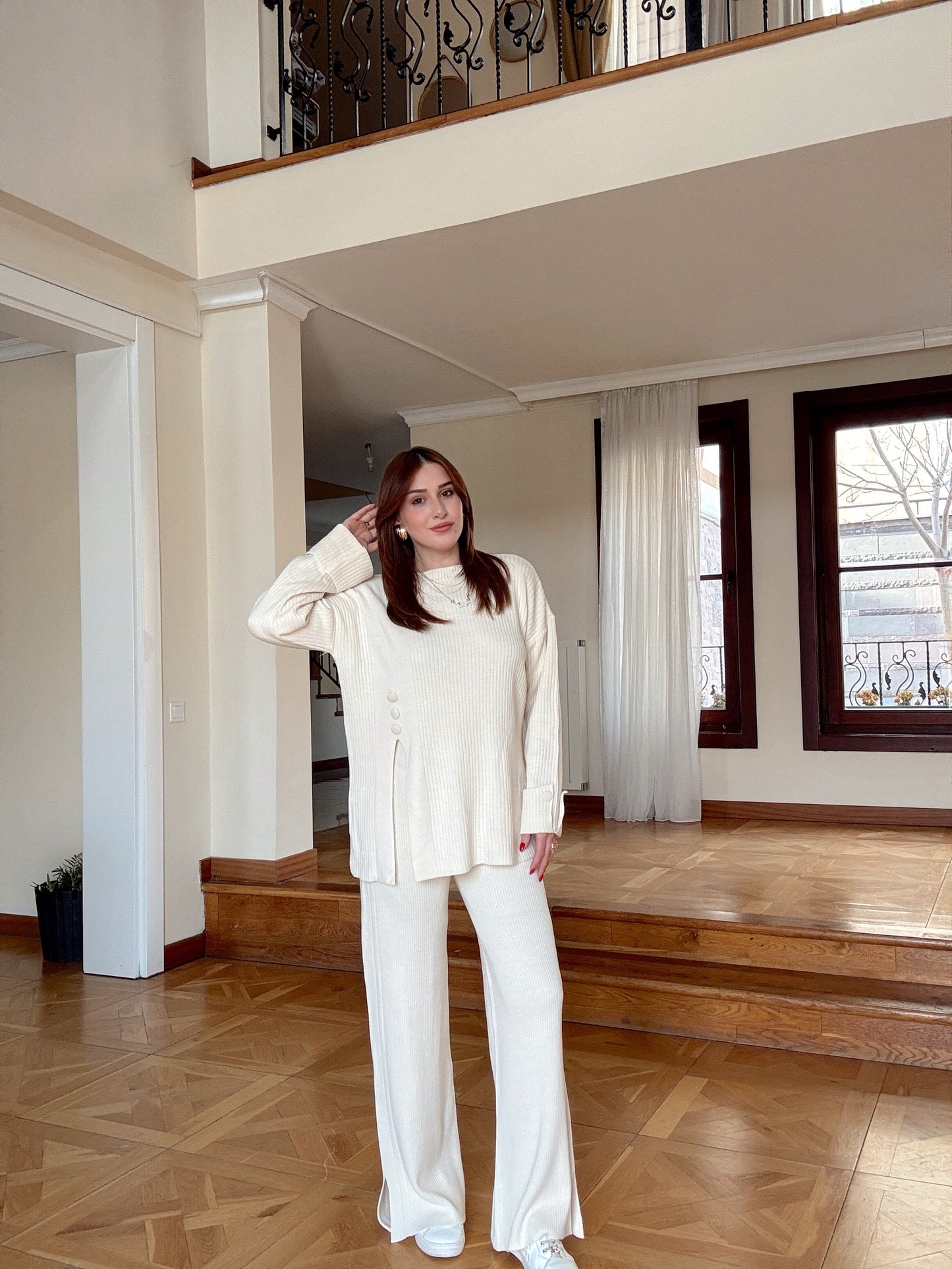 3 Düğmeli yanı yırtmaçlı triko takım-LATTE