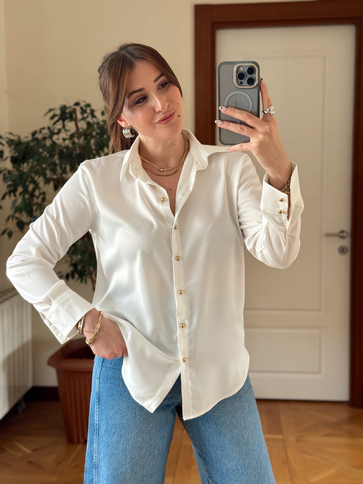 Gold düğme Detaylı Saten Gömlek-BEYAZ