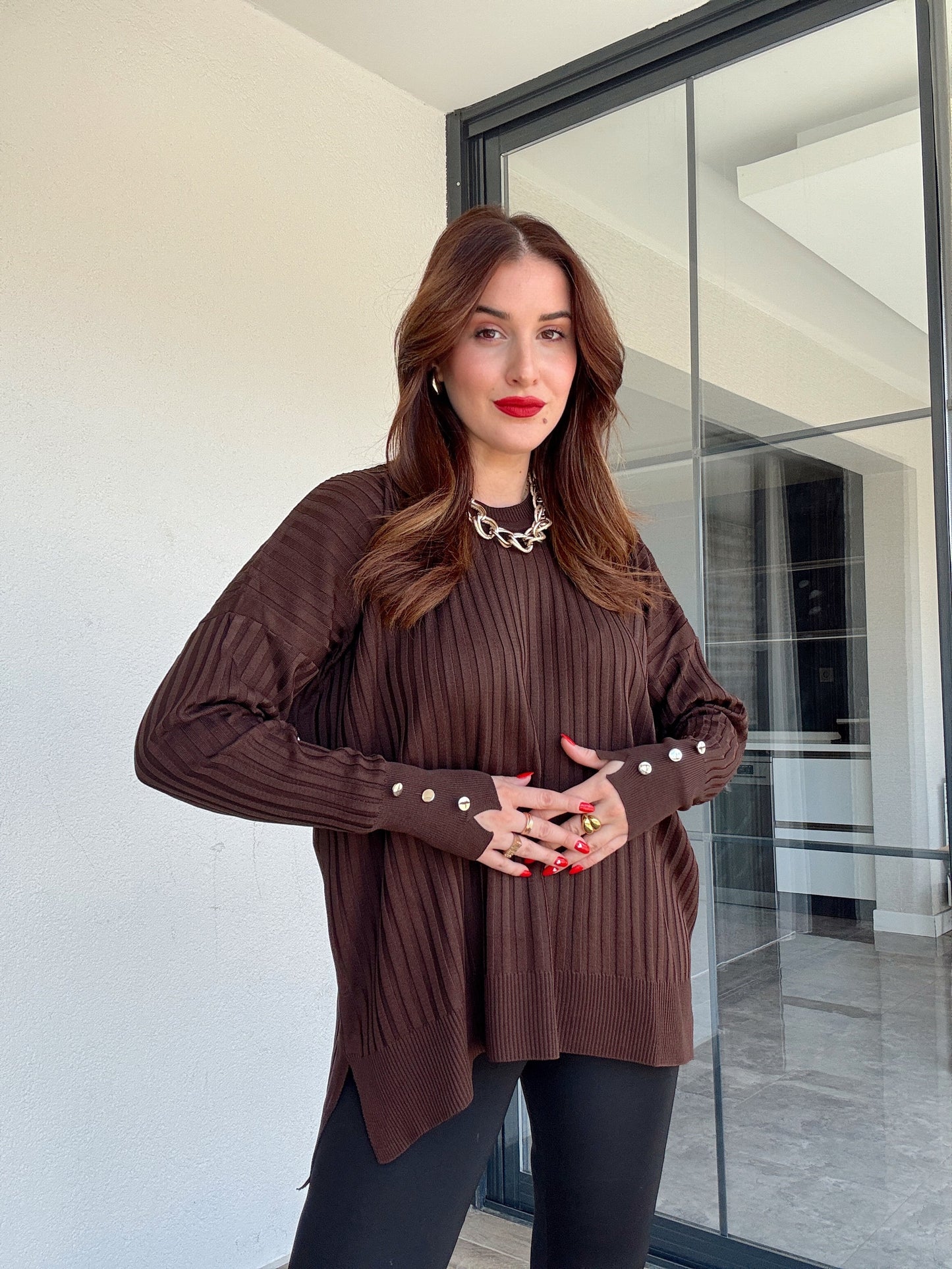 Oversize kesim kol düğmeli kazak KAHVERENGİ