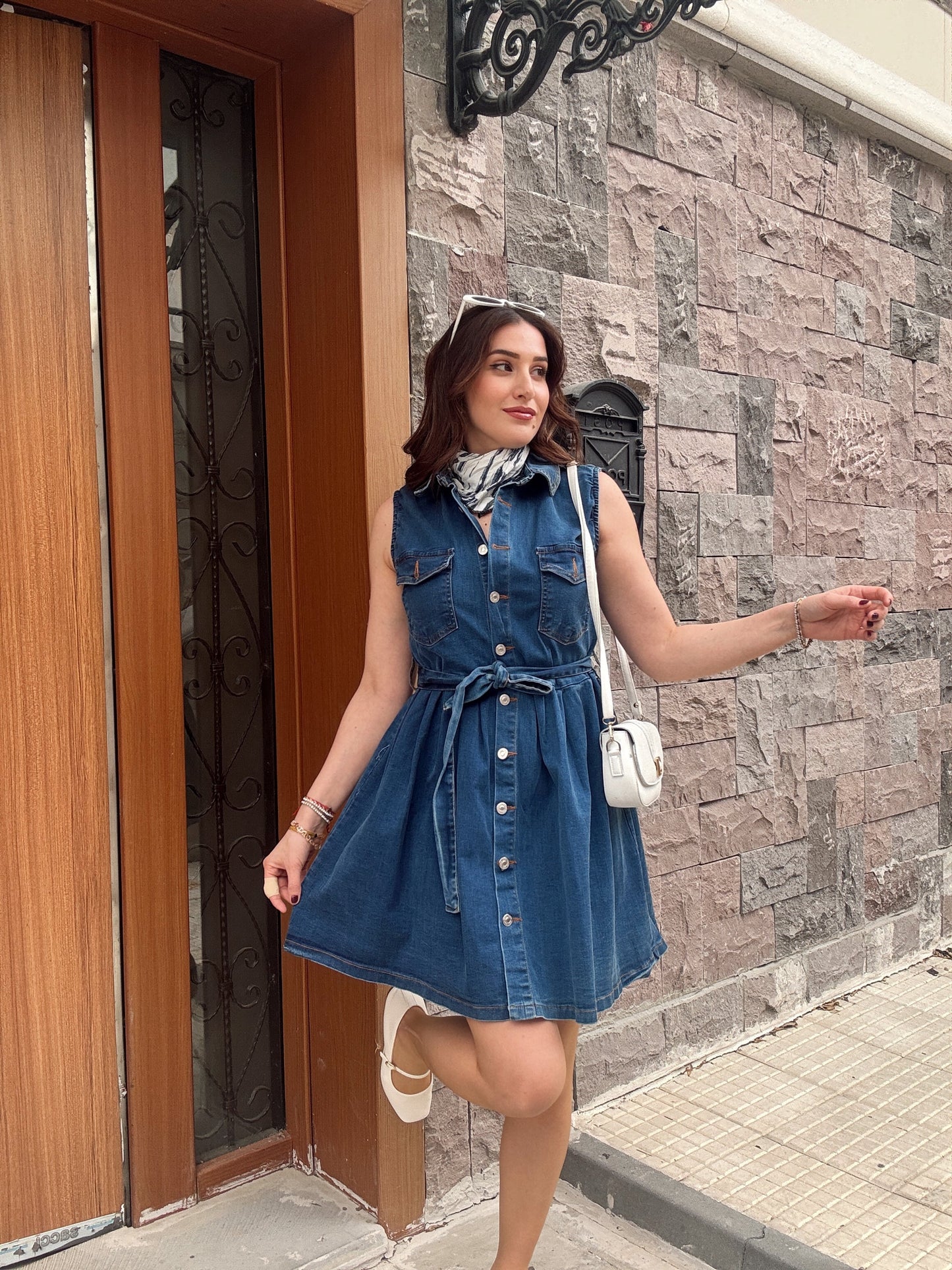 Eteği Volanlı Kuşaklı Denim Elbise KOYU MAVİ