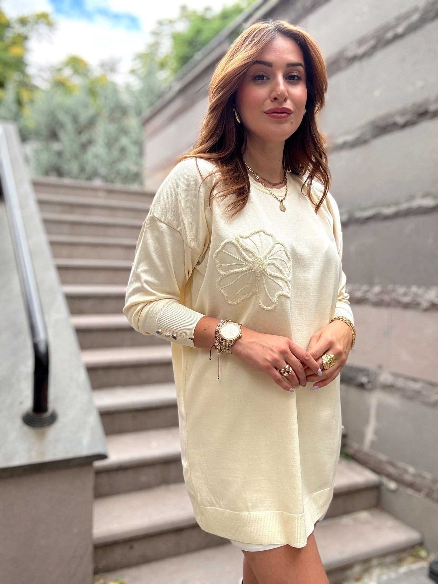 Çiçek desenli uzun kazak ekru
