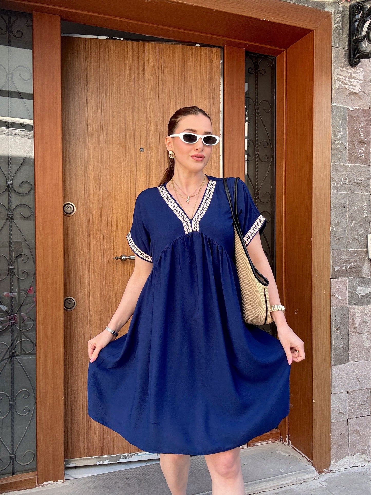Yaka nakış işlemeli romantik elbise LACİVERT