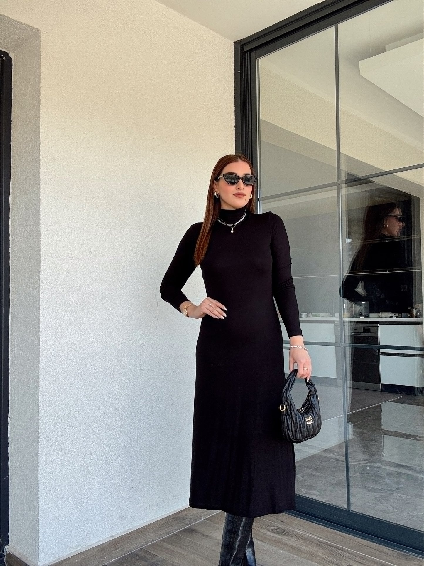 Dik yaka elbise-SİYAH