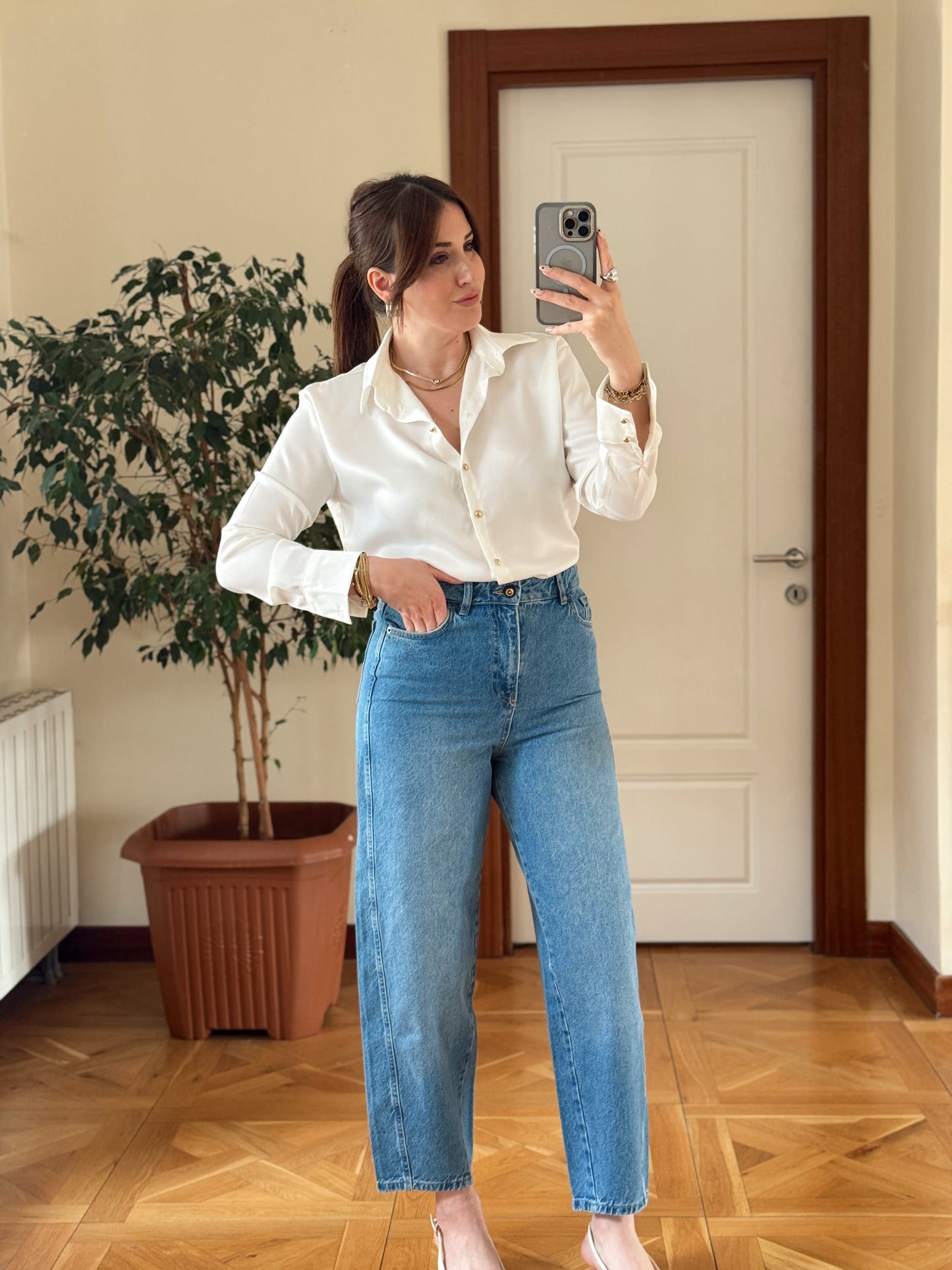 Gold düğme Detaylı Saten Gömlek-BEYAZ