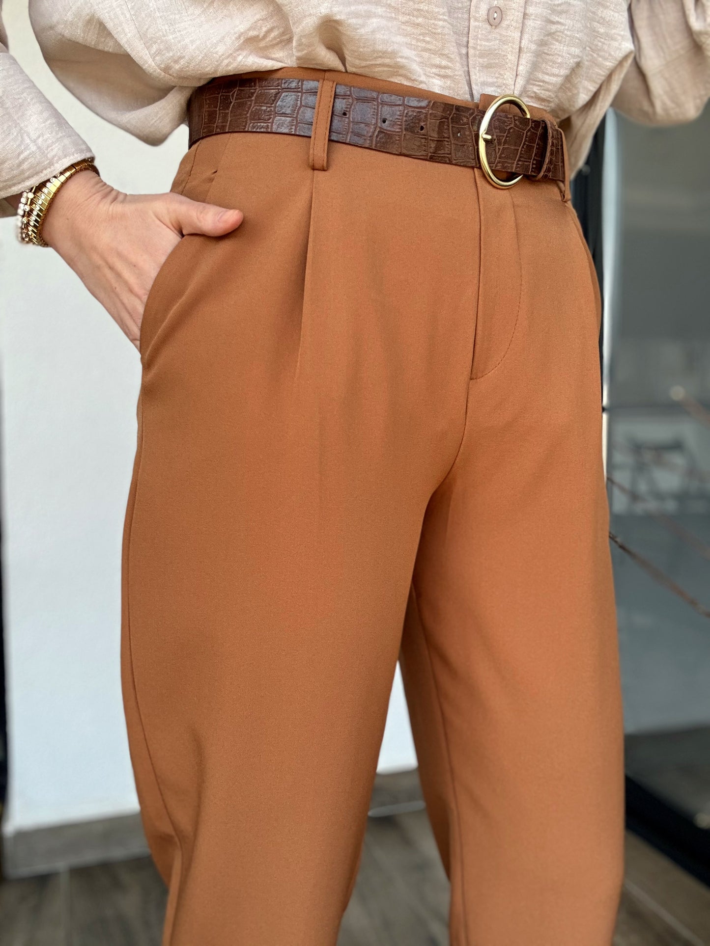 Kemerli Dar Paça Pantolon - TABA