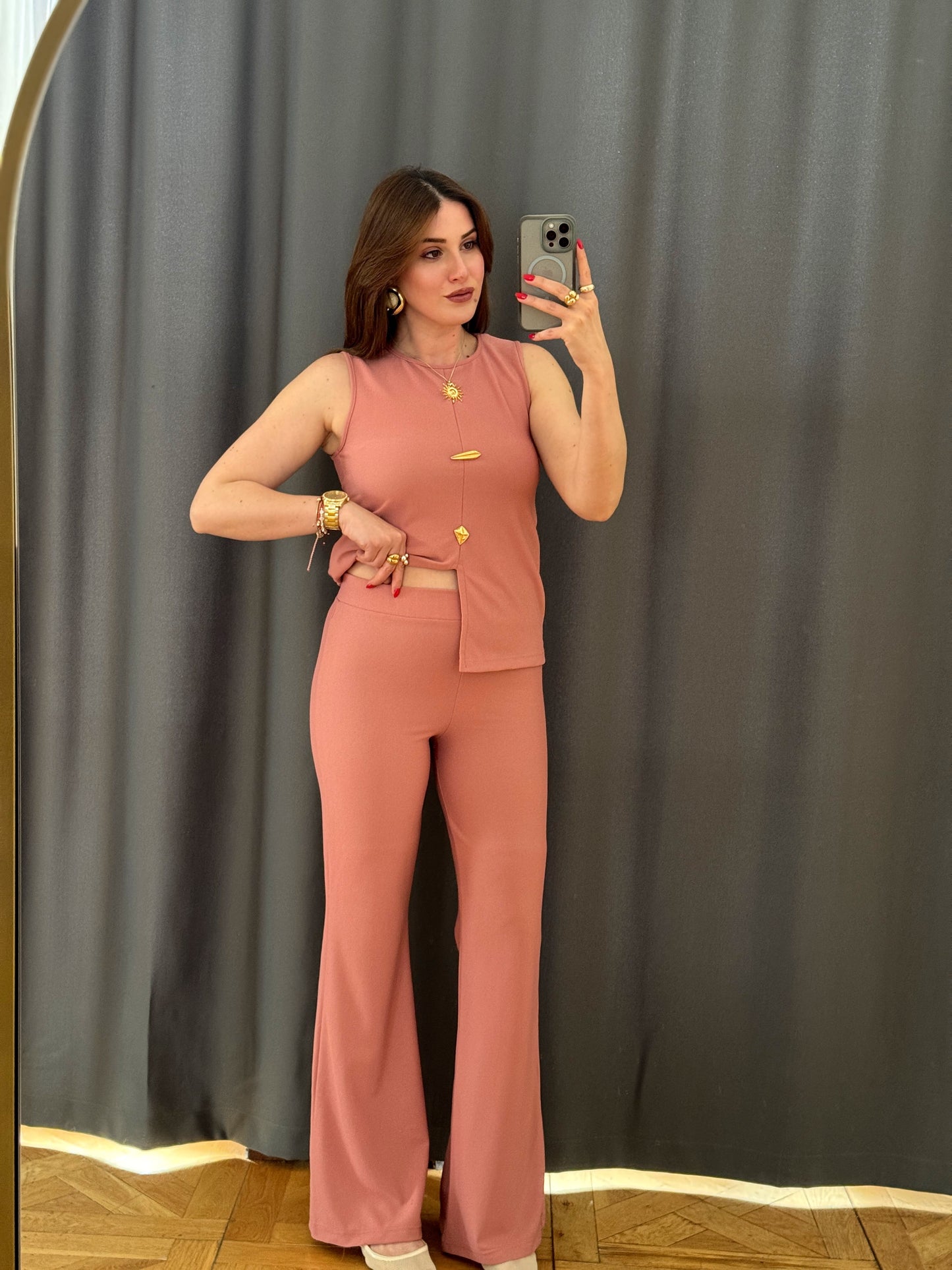 Düğmeli Aksesuarlı Takım Pudra