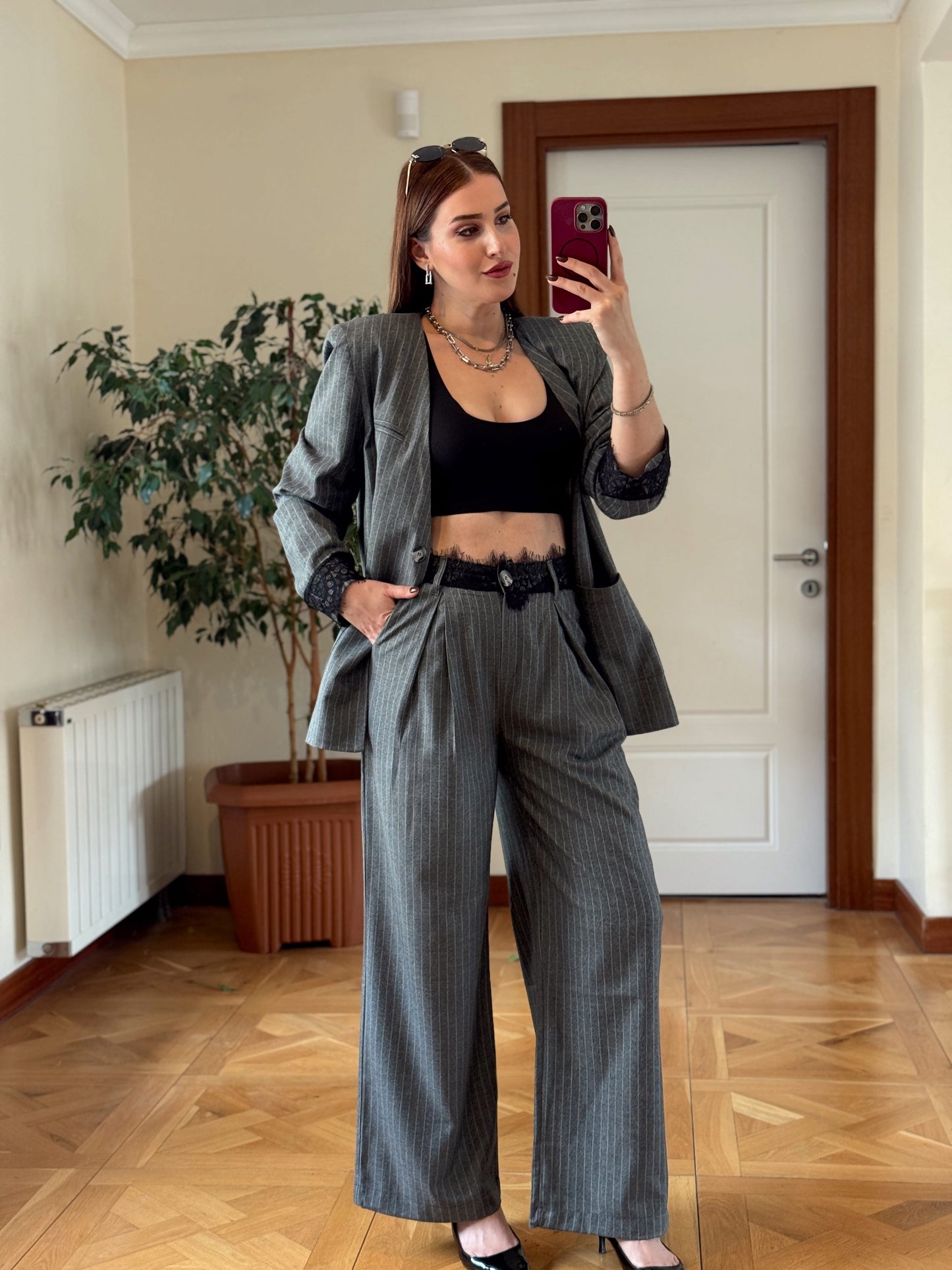 Dantel detaylı çizgili premium takım GRİ