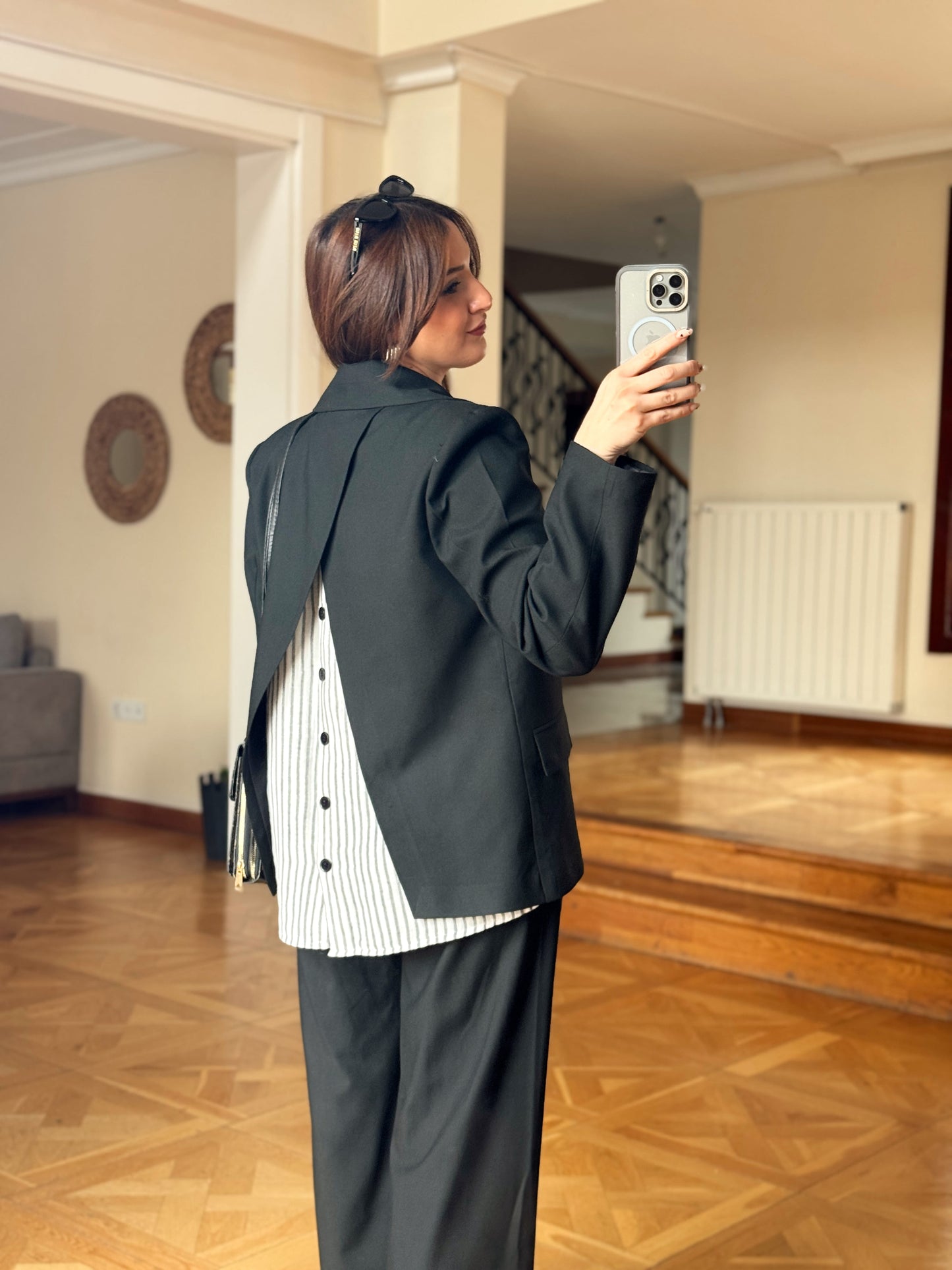 Arkası Düğme Detaylı Çizgili Takım-SİYAH