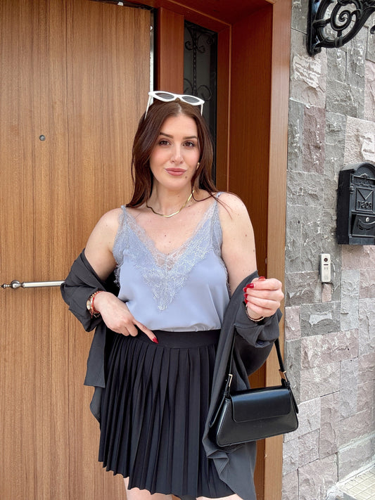 Dantelli ayarlanabilir askı detaylı askılı bluz  GRİ