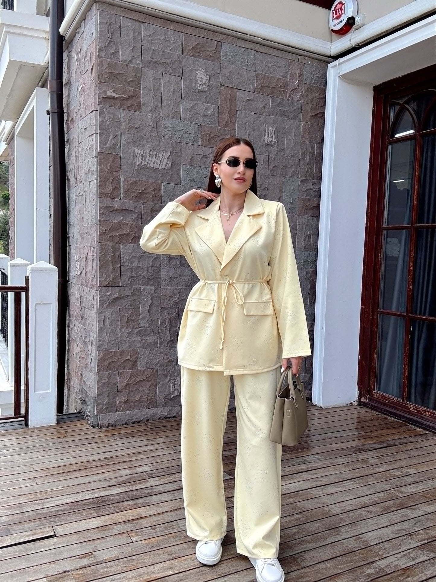 Taş işleme detaylı ceket pantolon takım SARI