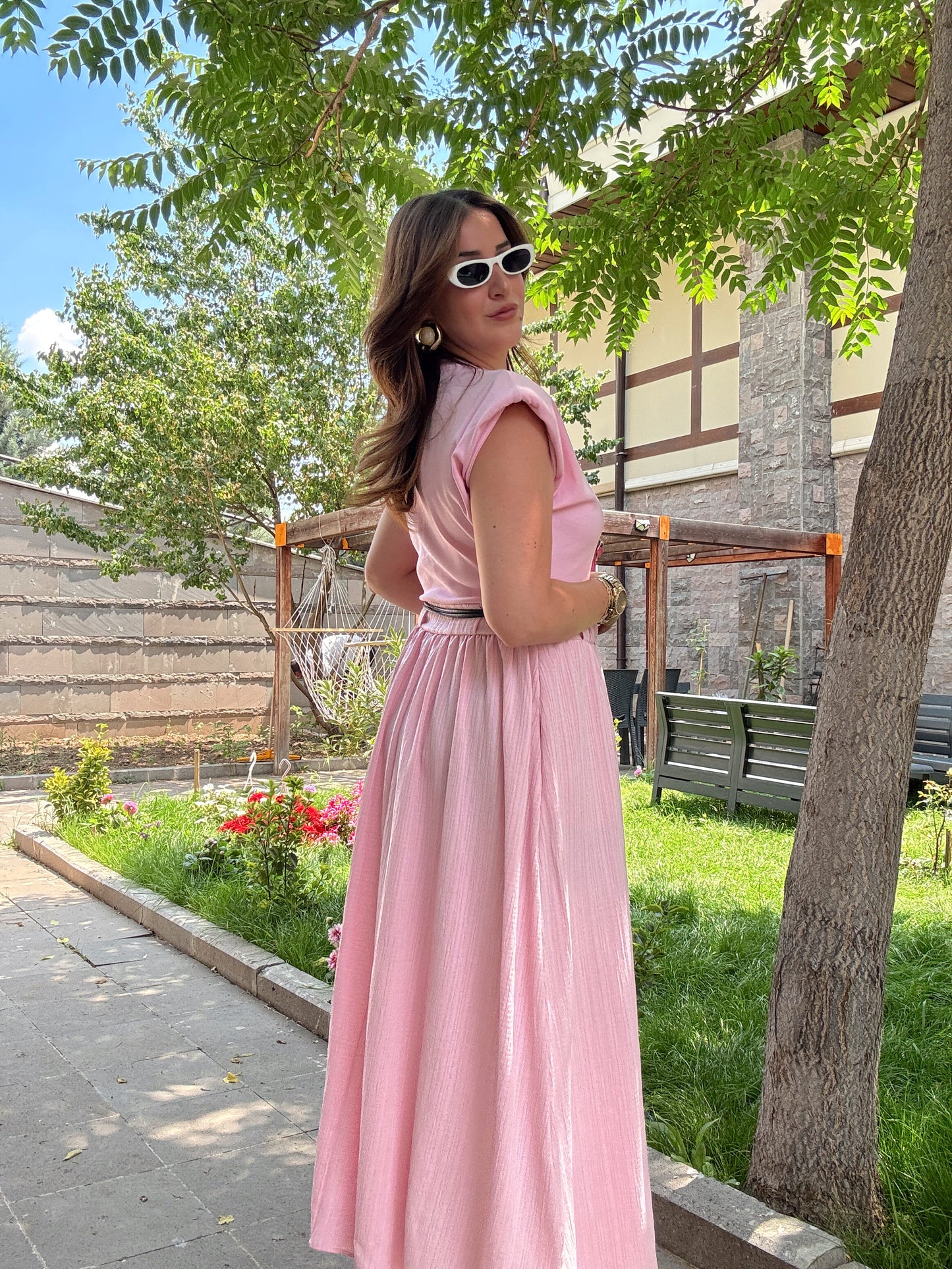 Alt Garnili kemerli elbise Pembe