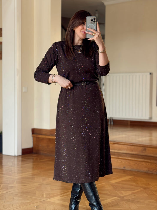 Kemerli Oys Taşlı Elbise-KAHVERENGİ