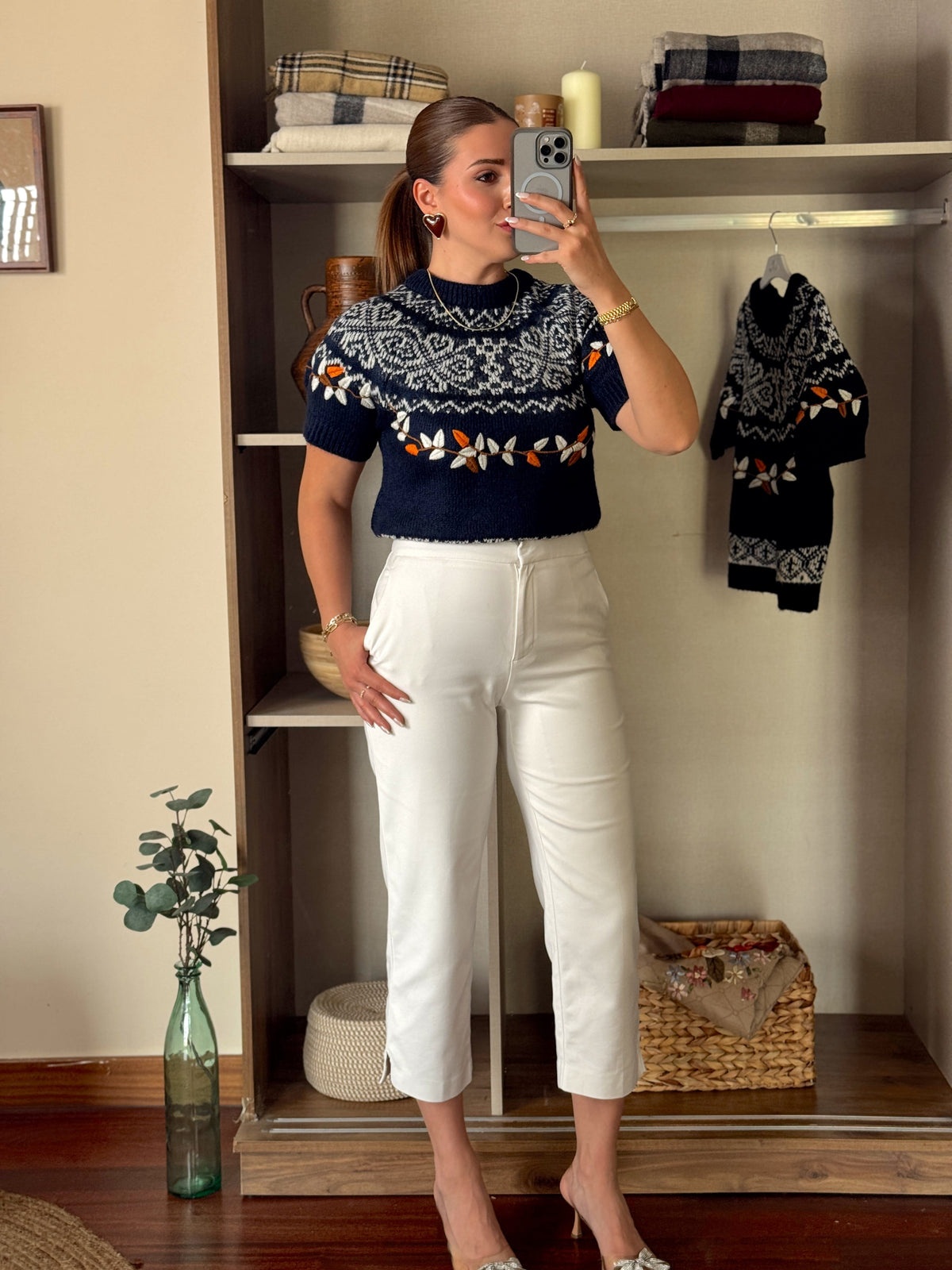 Yaprak nakışlı bluz Lacivert