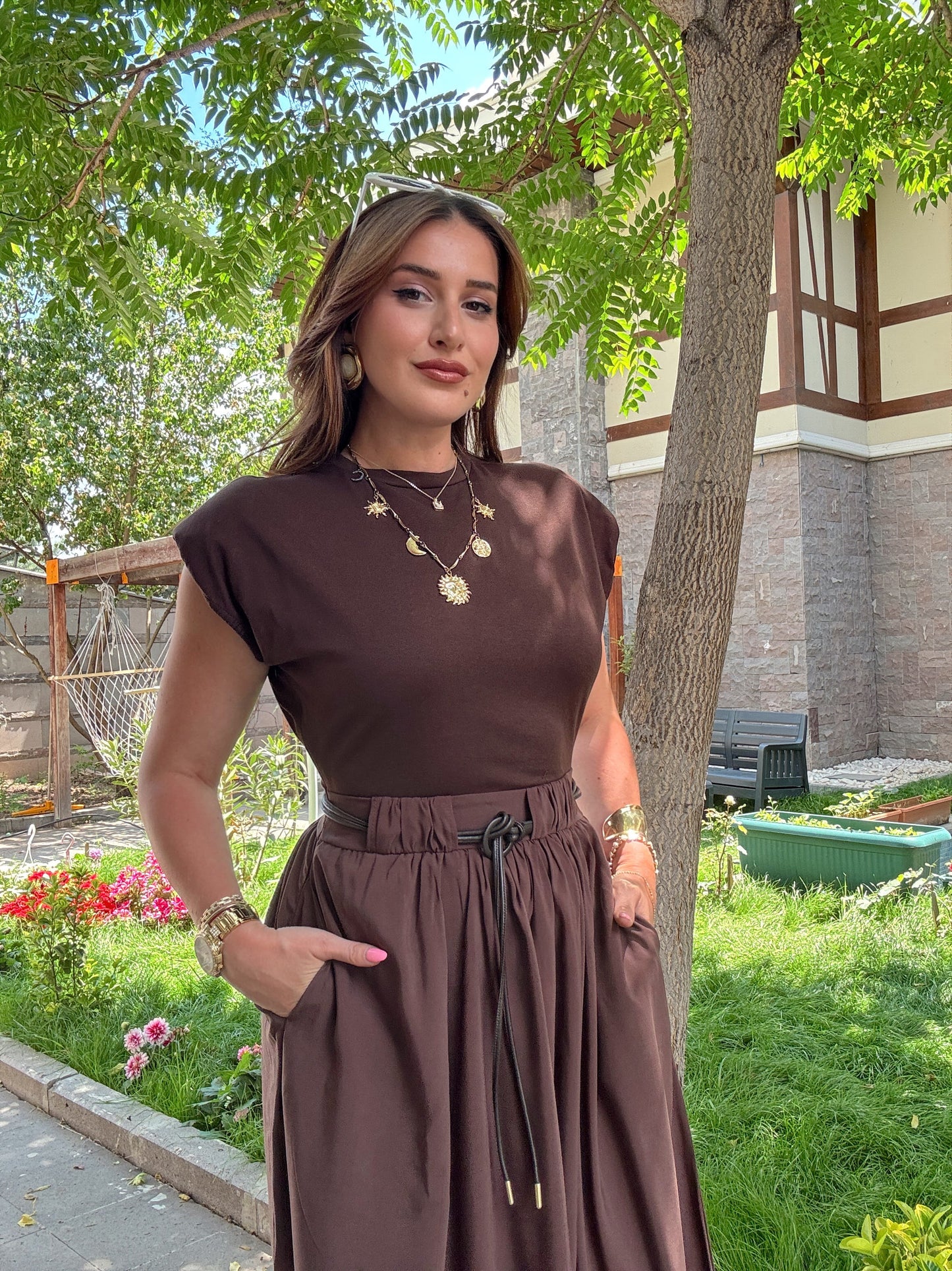 Alt Garnili kemerli elbise Kahve