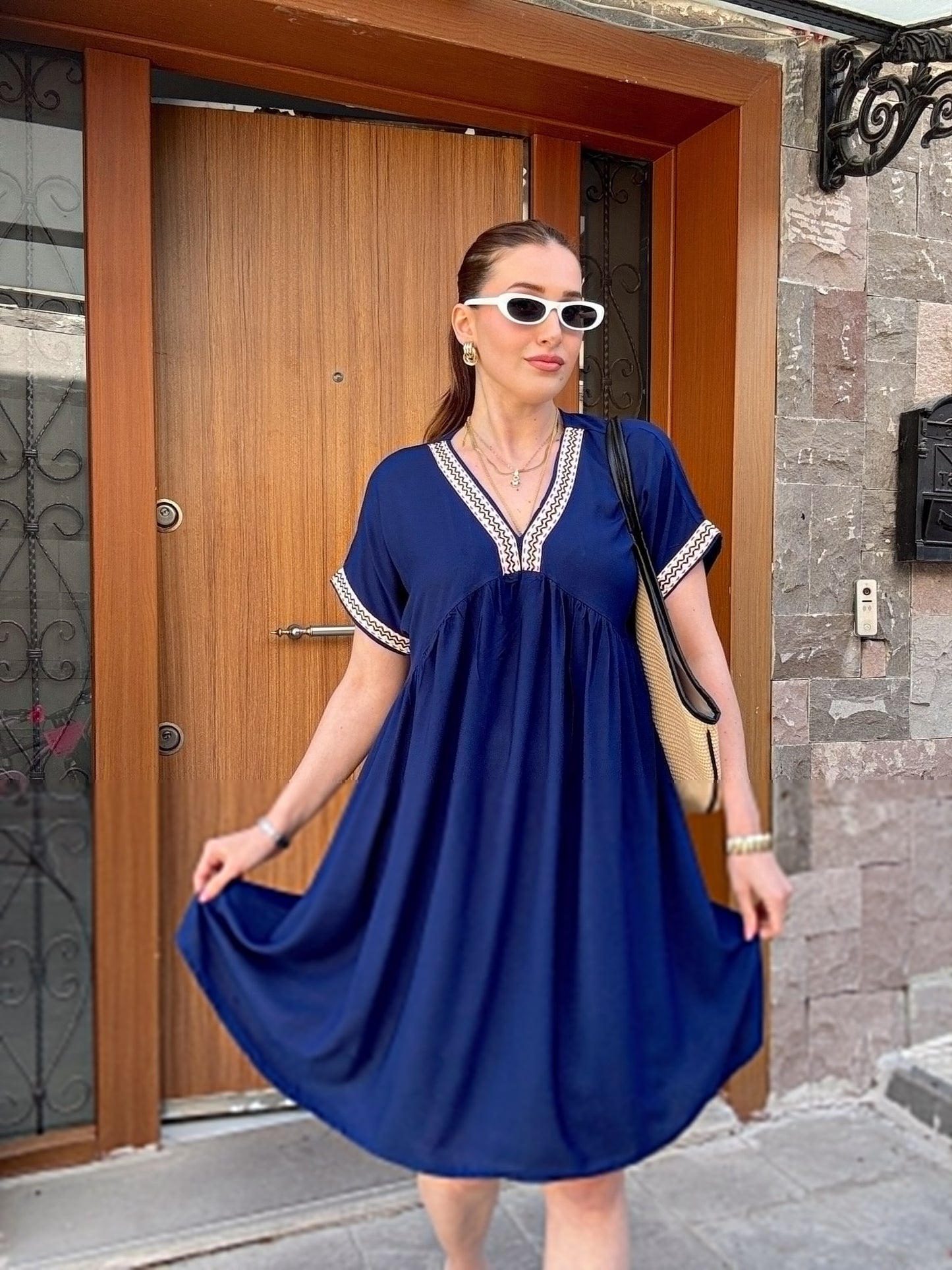 Yaka nakış işlemeli romantik elbise LACİVERT