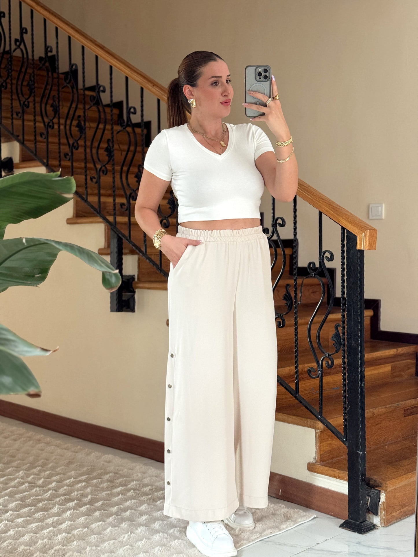 Yanları çıtçıtlı pantolon BEJ