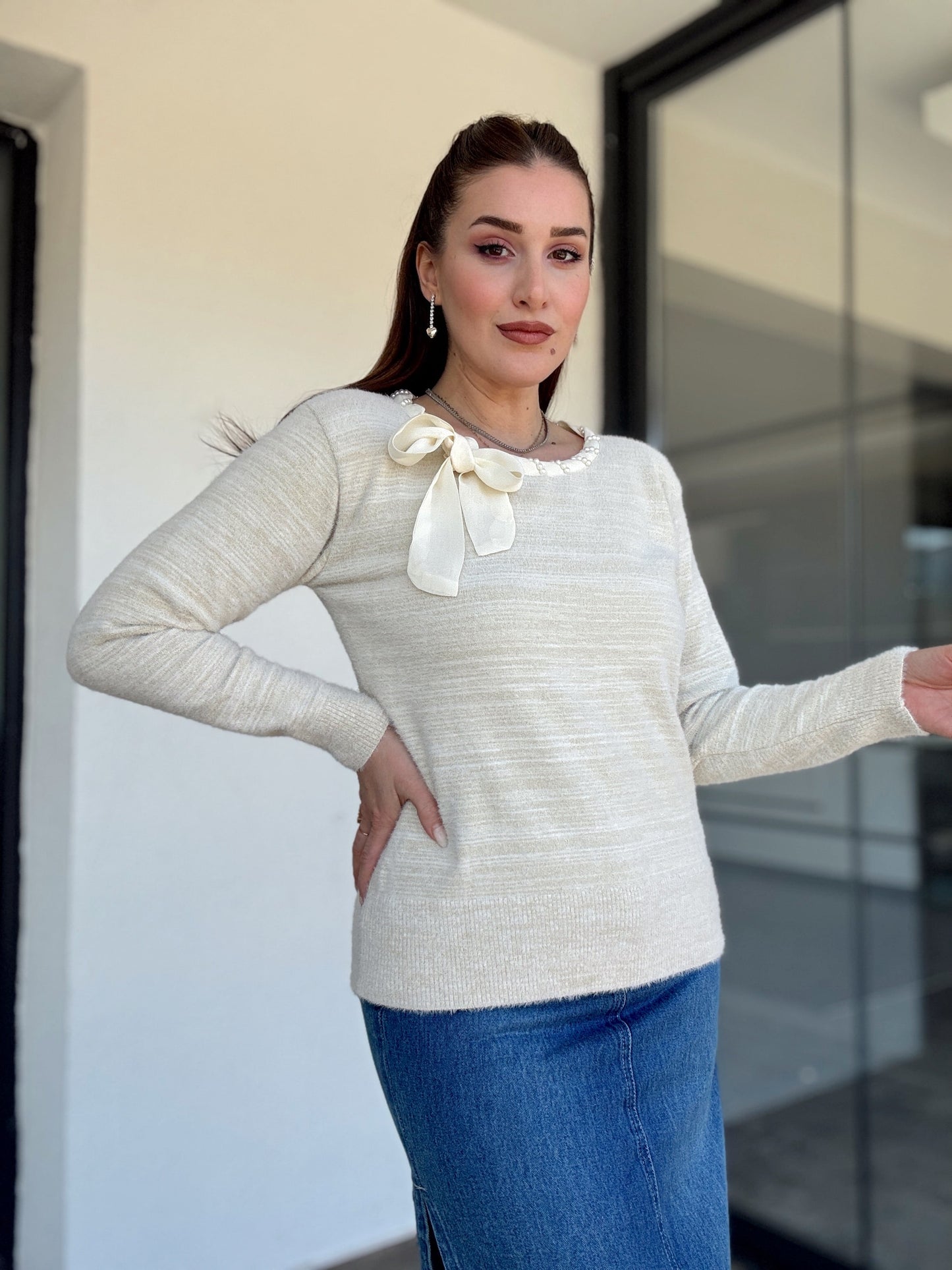 Yaka inci detaylı SİMLİ kazak BEJ