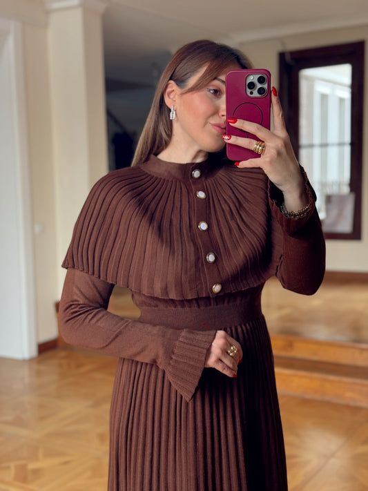 Gold düğme detaylı elbise pelerinli takım-KAHVERENGİ